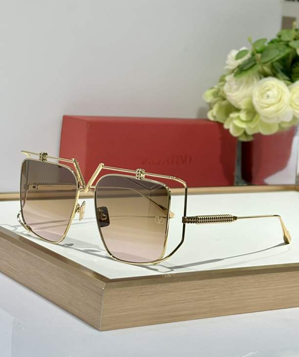 Picture of Valentino Sunglasses _SKUfw75051630fw